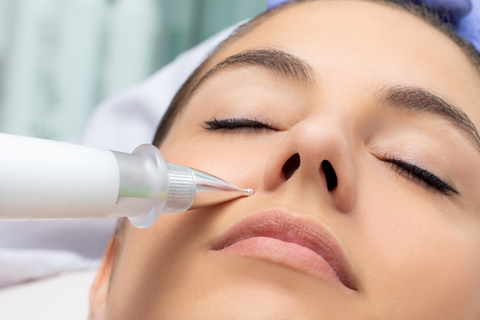 Топ-5 косметологических процедур, которые не работают Топ-5 косметологических процедур, которые не работают