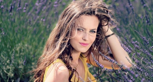 Женский флирт: 5 удачных примеров техники женского обольщения