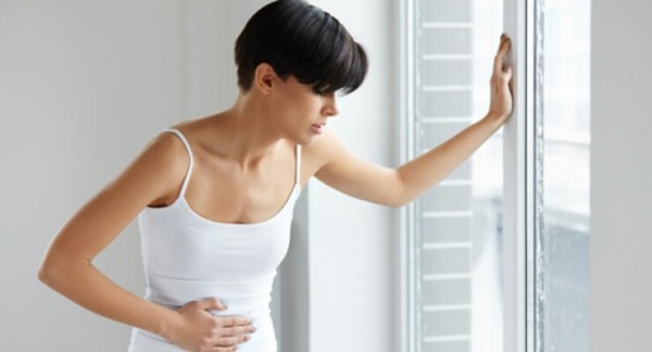 Крутит живот и тошнит: возможные причины